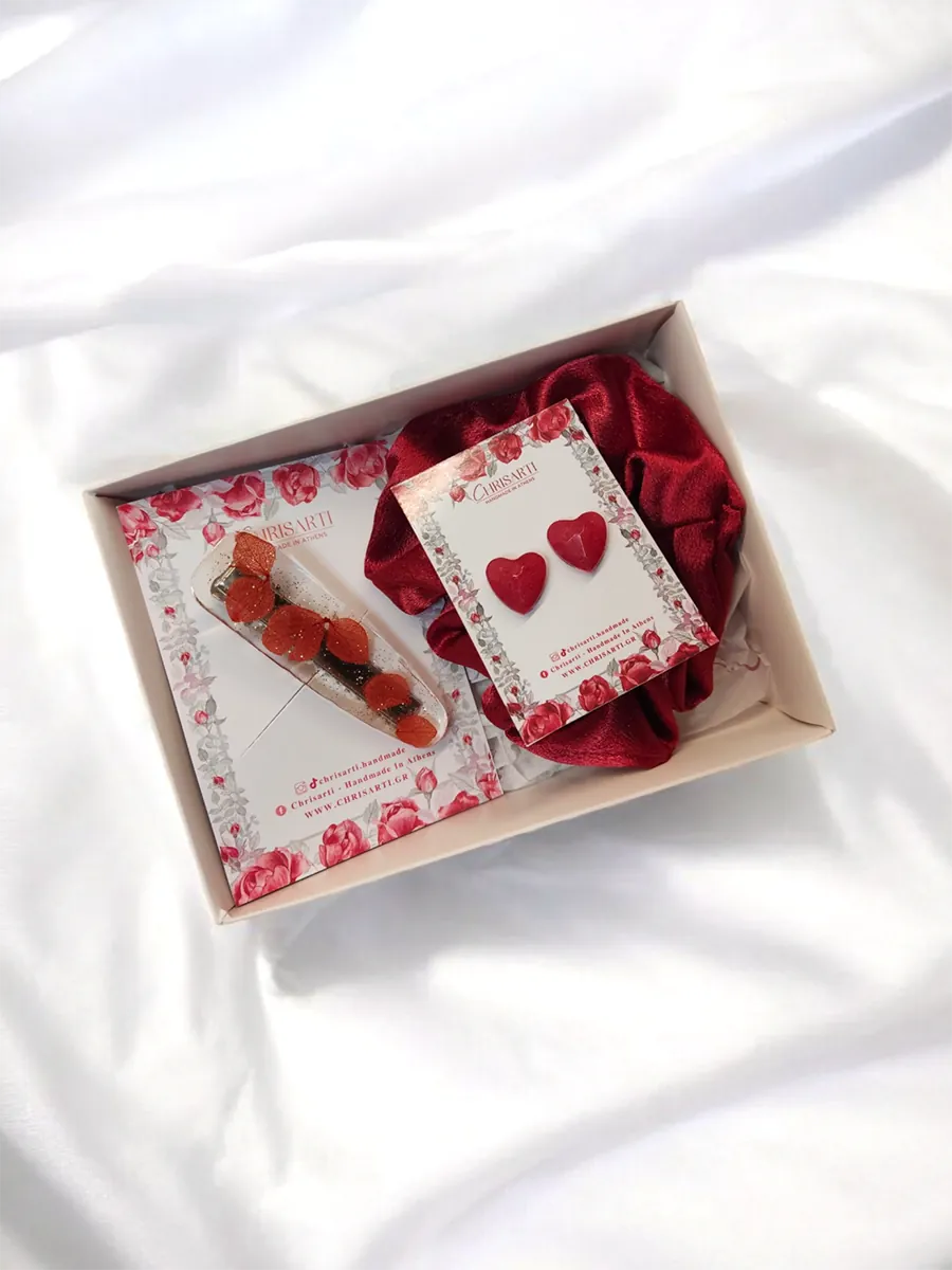 Accessories Mystery Box | Χειροποίητα σκουλαρίκια και 2 αξεσουάρ για τα μαλλιά σε συσκευασία δώρου| CHRISARTI
