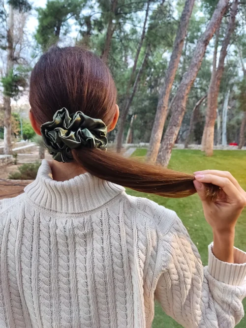Scrunchie Λάστιχο μαλλιών σατέν λαδί Large